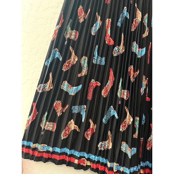 SHARON YOUNG | Western Cowboy Boots Pleated Maxi Skirt Black | Medium - Picture 5 of 8